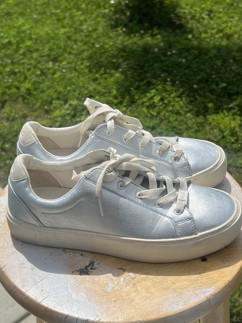 UGG Women's ZILO Sneakers Leather Platform Metallic Silver Size 8.5 Casual Shoes